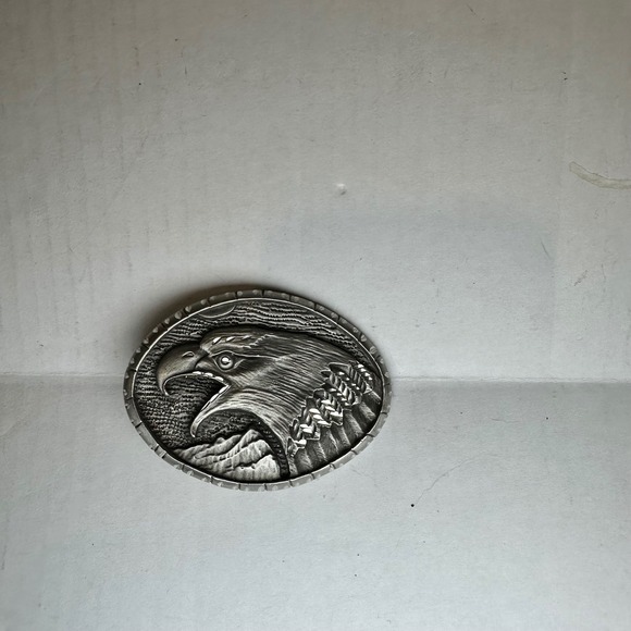 Vintage Silver Tone Eagle Belt Buckle Detailed Bird Oval Western Style - Picture 1 of 2
